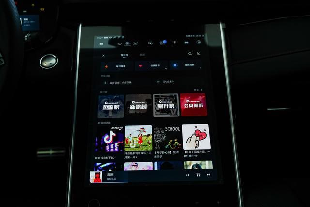 真5G、自动泊车、声控驾驶，这台SUV各种“黑科技”加身！