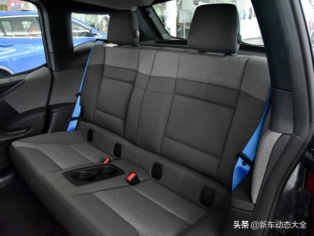 进口实惠宝马代步车，后排好上下，养车很便宜，实拍宝马i3