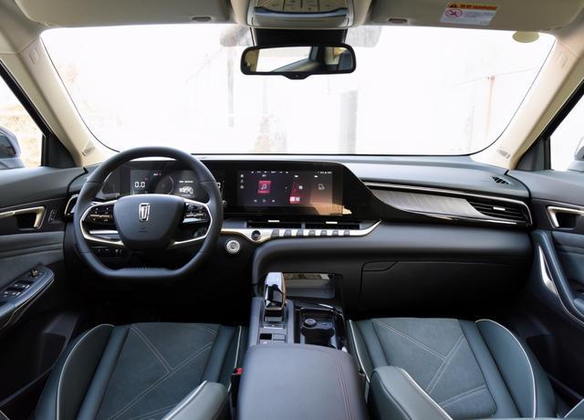 国产又一“高颜值”SUV，顶配才11.29万，比哈弗H6大气，一汽出品