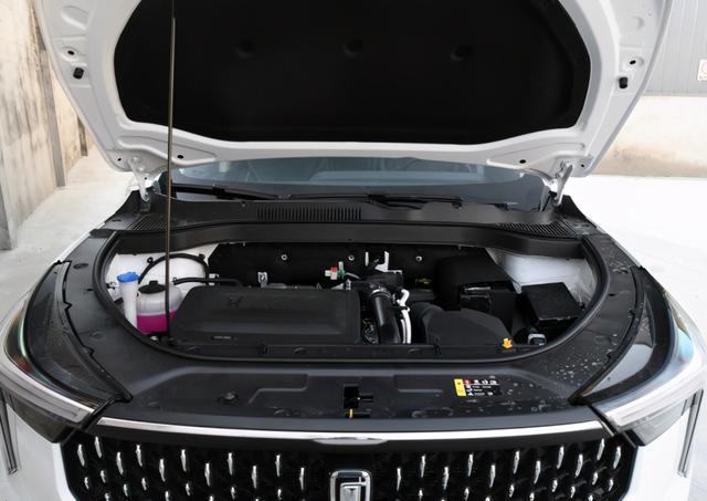 国产又一“高颜值”SUV，顶配才11.29万，比哈弗H6大气，一汽出品