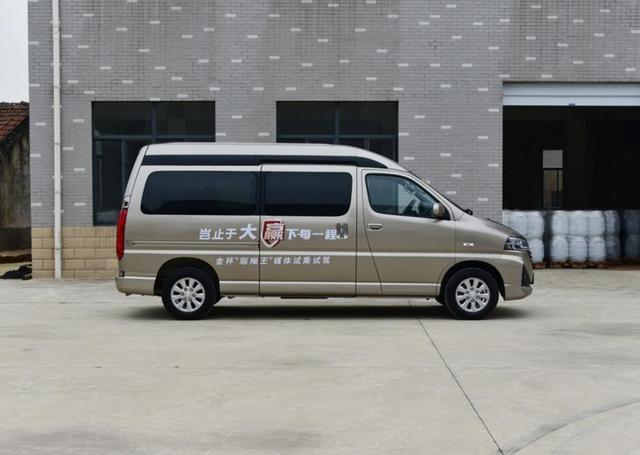 6座8万，10座9万，按座位数来看，金杯海狮王性价比真高