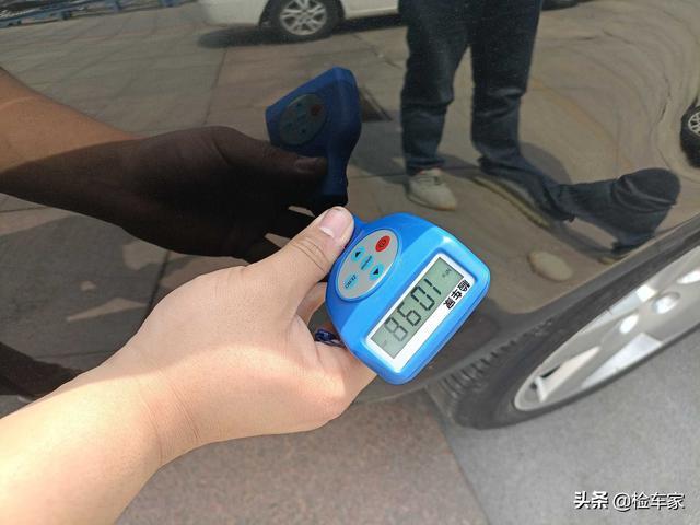 大爷始终是大爷，骑自行车去买奥迪A8，点一支烟看破一切