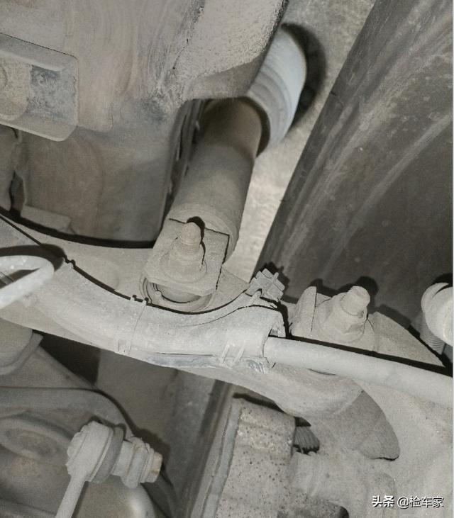 大爷始终是大爷，骑自行车去买奥迪A8，点一支烟看破一切