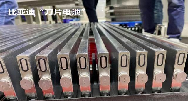 那个“全系配刀”的比亚迪，却将三元锂电卖给了“1号客户”