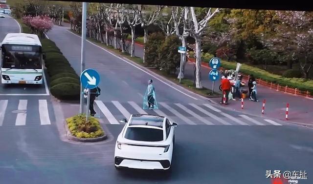 华为一出手就是王炸，极狐阿尔法S上市，25.19万起