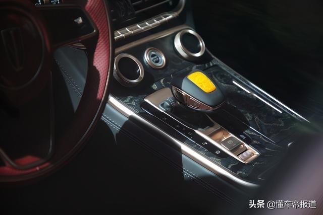 新车｜故宫、白玉兰等特别版车型悉数登场！红旗多款新车正式亮相