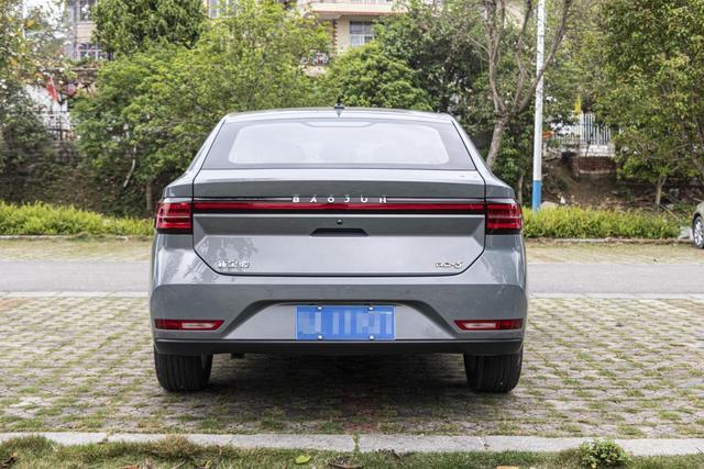 5.98万就能买轿跑车，车主11万直接上顶配，表示：RC-5适合年轻人
