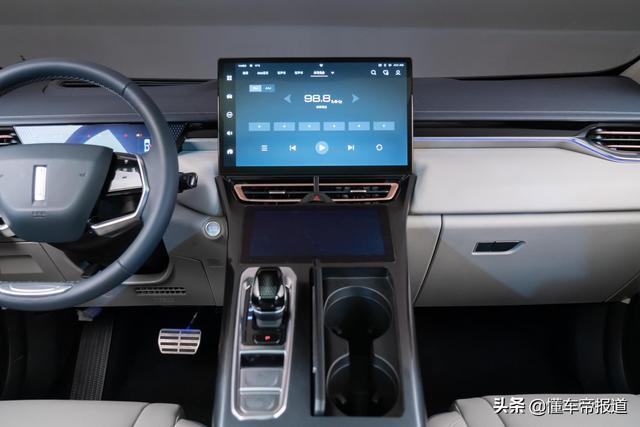 新车｜推轻混和插电混动版本，WEY摩卡上海车展正式开启预售