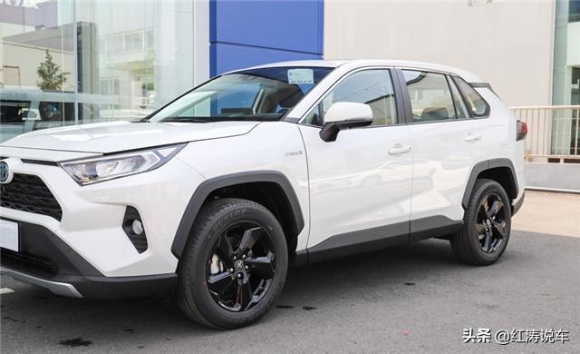 RAV4荣放价格坚挺，本田CR-V的老对手，都有哪些优缺点