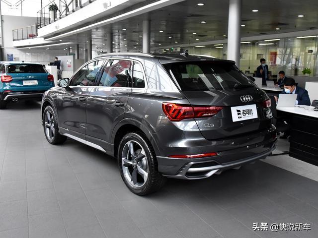 奧迪q3提車作業奧迪suv價格便宜油耗堪比小轎車帶你看奧迪q3