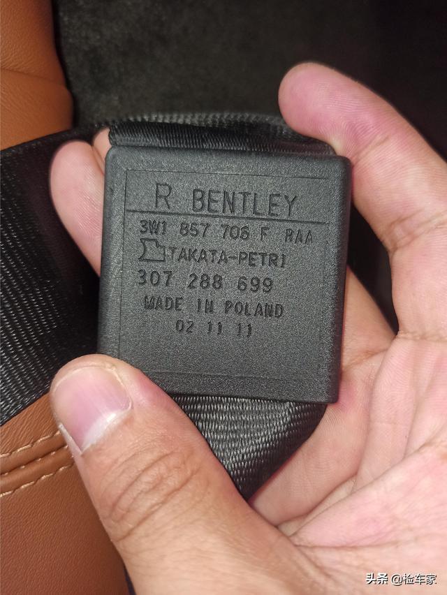 九年的二手车卖130万，不成想内饰功能没反应，买主：留着报废吧