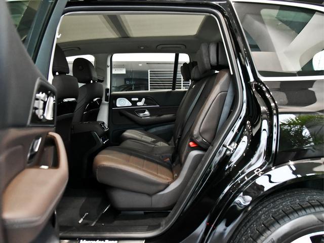 比人都高的豪华旗舰SUV，7座设计原装进口，带你看奔驰GLS