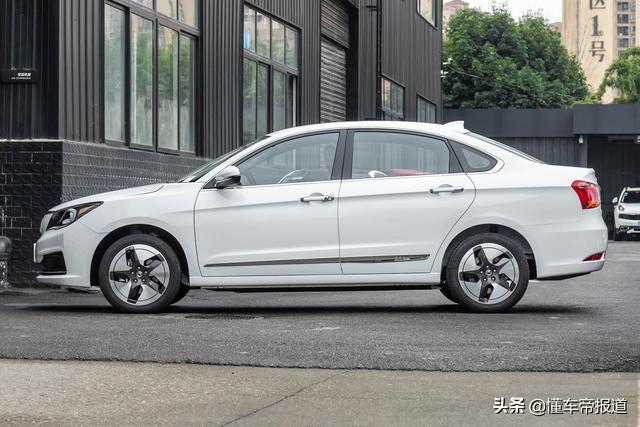 新车｜售14.18万，东风风神E70新车上市，竞争比亚迪秦？