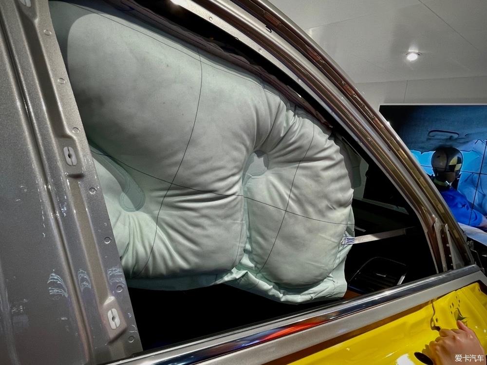 车门侧气帘优雅帅气的v90本文出处:玩车迷:https://www.wanchemi.