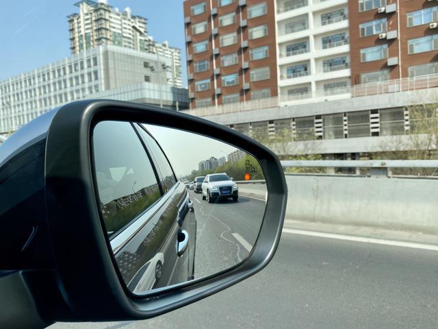 试驾东风标致5008：大七座？NO！“5+2”才是它
