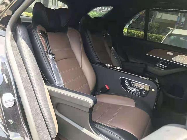 奔驰gle提车作业奔驰gle350后排升级完美太空舱