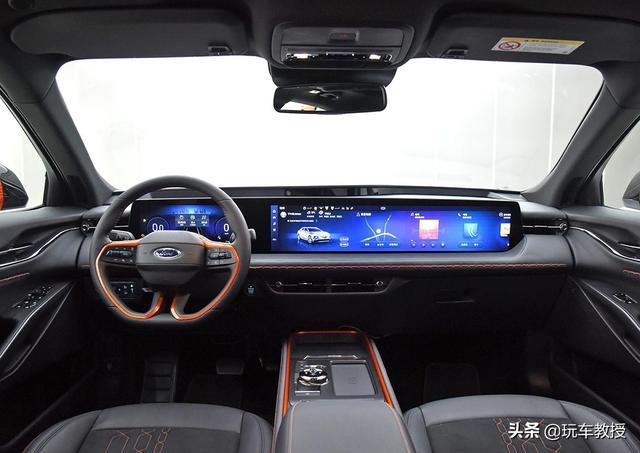 新车帅到犯规！网友：买买买！媳妇跟车 必须有一样好看