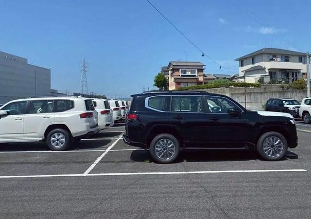 丰田新一代“陆巡”换代回归！更强悍更霸气，别再加钱买现款了