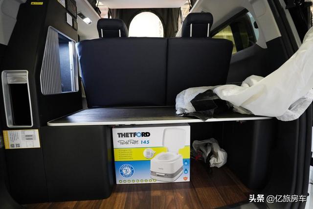 既有MPV的身材，又有房车的功能，旅行家G20升顶带2床能住4人