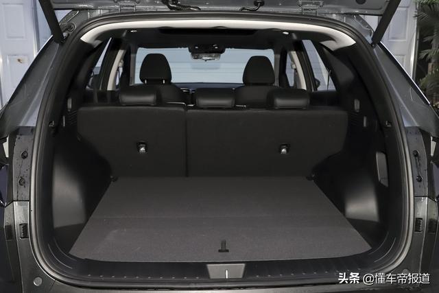 新车 | 车头设计惊艳，10英寸大屏抢眼！全新现代途胜L实拍