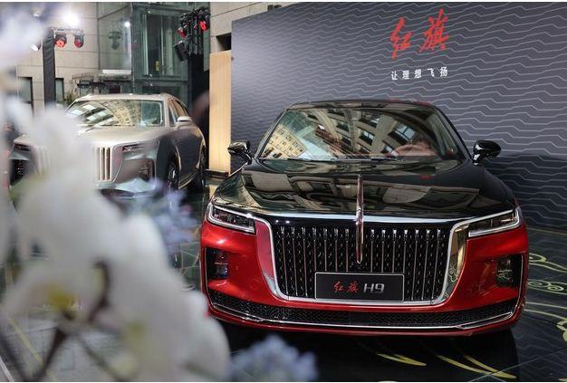 红旗H9宫主题版搭3.0T V6发动机，峰值扭矩400nm