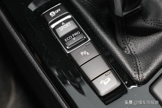 新车｜运动感加倍且个性十足 实拍2021款宝马X2耀夜版