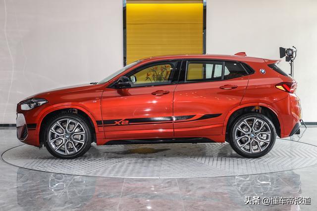 新车｜运动感加倍且个性十足 实拍2021款宝马X2耀夜版