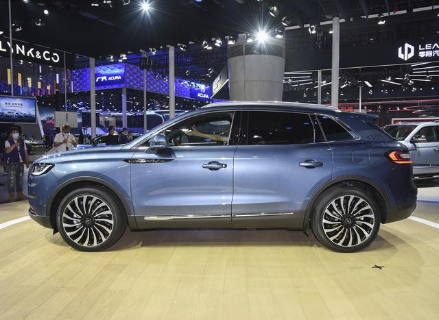 V6发动机+可变悬架+19个扬声器，林肯航海家到底值得买吗？