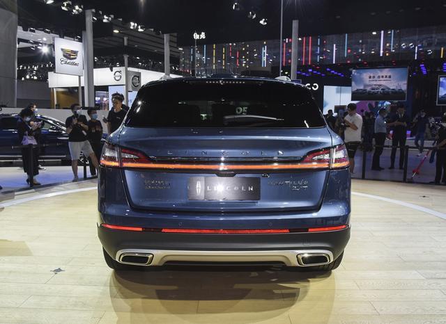 V6发动机+可变悬架+19个扬声器，林肯航海家到底值得买吗？