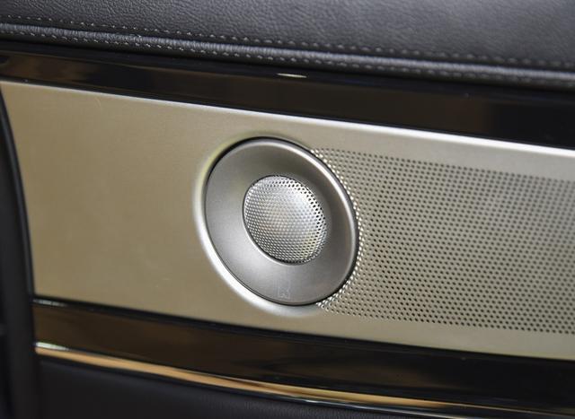 V6发动机+可变悬架+19个扬声器，林肯航海家到底值得买吗？