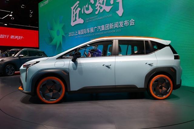 朋克猫、宏光MINI敞篷、埃安Y来了，女性朋友的荷包能捂住？