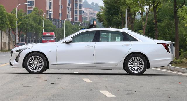 喜提凯迪拉克CT6，裸车价格28.97万元，值不值？