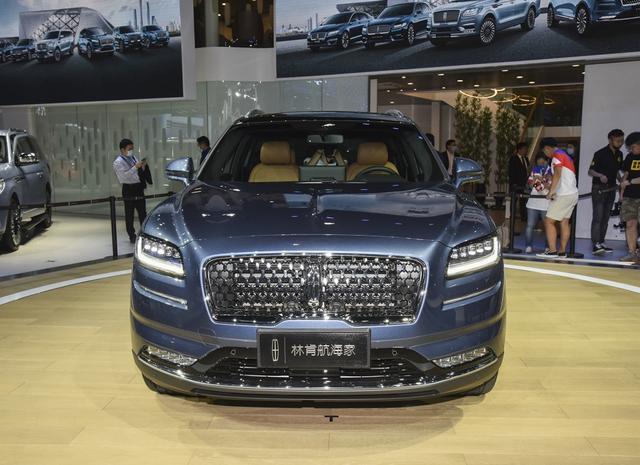 V6发动机+可变悬架+19个扬声器，林肯航海家到底值得买吗？