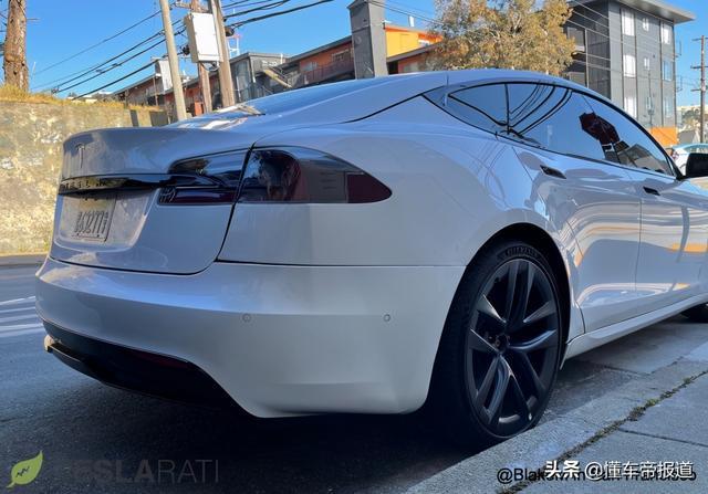 曝光丨轭式方向盘和横置大屏？最清晰的新款Model S Plaid实车图