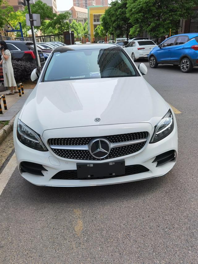跑过bba几家4S店，最终选了奔驰c200L