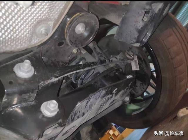 比宝马3系漂亮多了！花27万买辆开了3年的4系轿跑超爽