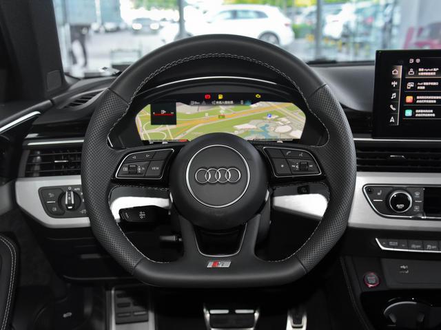 大排量6缸的奶爸战车，性能很强又实用，实拍奥迪S4