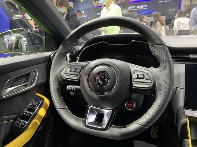 新款名爵6 PHEV升级上市，起售价13.98万元，性价比还高吗