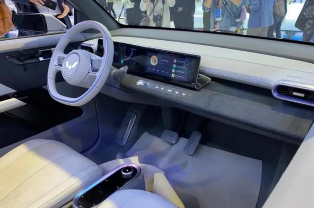 国民敞篷车五菱宏光MINI EV CABRIO来了