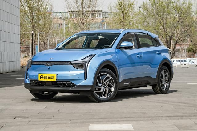 新车|哪吒U Pro新增车型上市，仅面向对公市场销售，售价12.28万起
