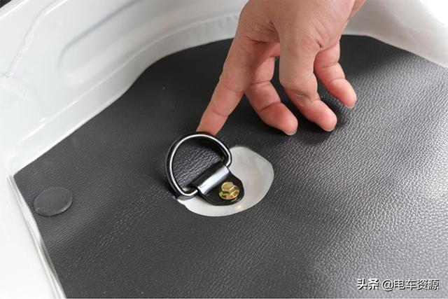 货箱容积5.4m³的新能源微面来了 睿行EM60诚意满满