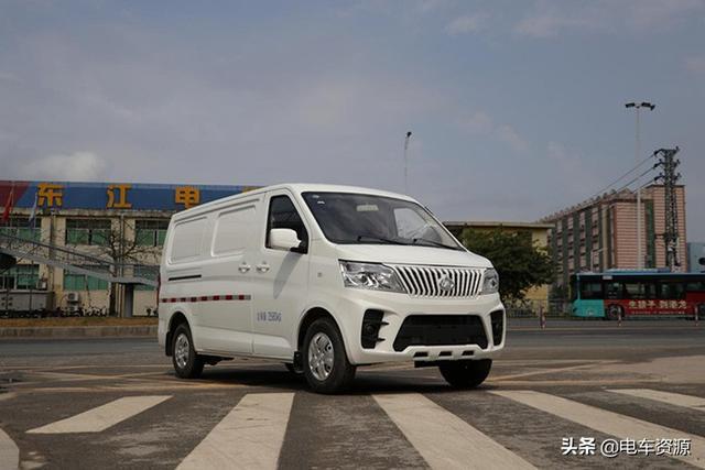货箱容积5.4m³的新能源微面来了 睿行EM60诚意满满