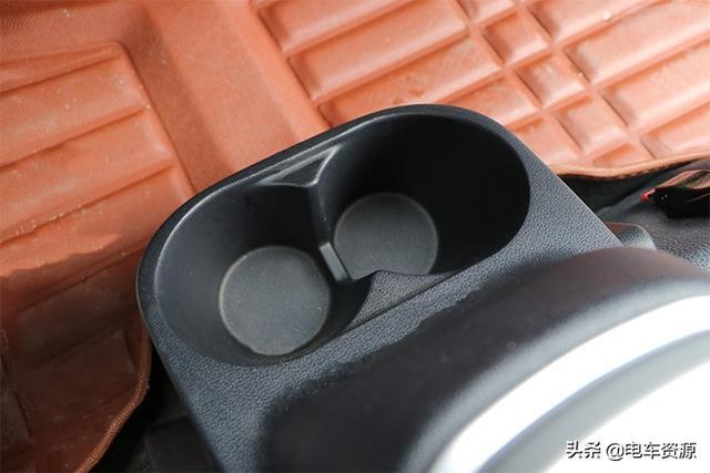 货箱容积5.4m³的新能源微面来了 睿行EM60诚意满满