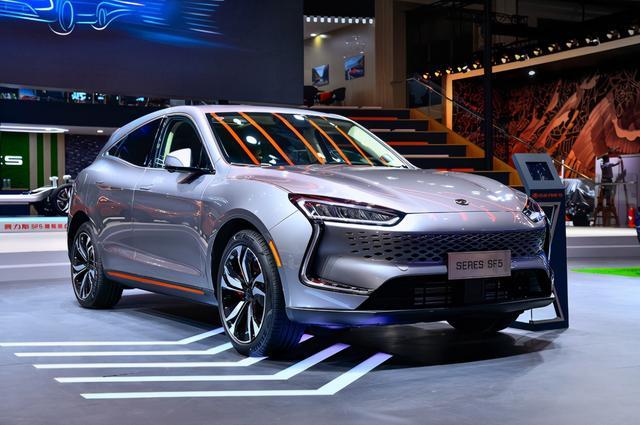 华为实力带货，赛里力斯SF5单周销量破6000，这车能买吗？