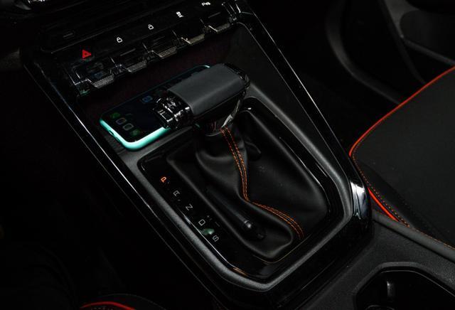 年轻人第一次买SUV，不妨看看这两款，好看又实用，低至6.38万起