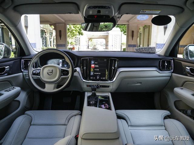 这些入门豪华车20万就能入手！开起来那才叫真香
