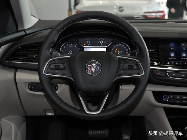 2.0T+9AT开着带劲，内部空间很舒适，实拍别克君威