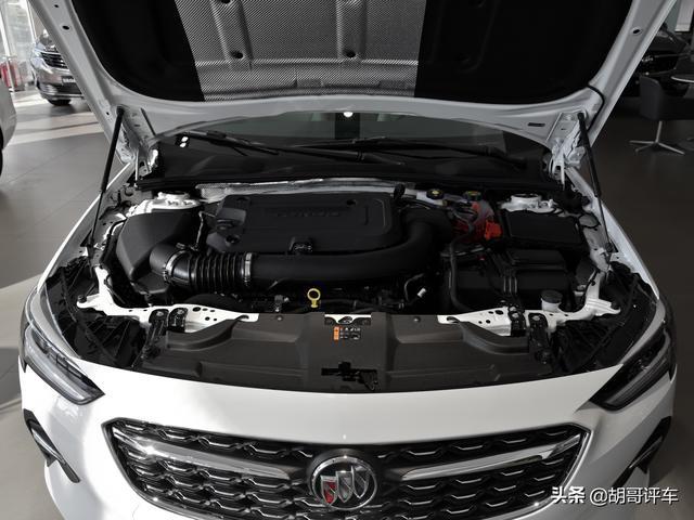 2.0T+9AT开着带劲，内部空间很舒适，实拍别克君威