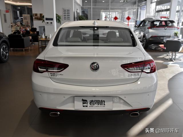 2.0T+9AT开着带劲，内部空间很舒适，实拍别克君威