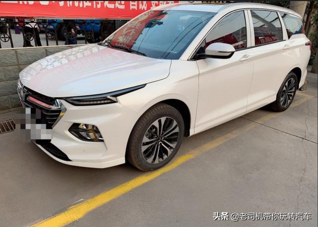 能带着一家人感受飞机头等舱的车，五菱凯捷升舱版刷新了我的认知